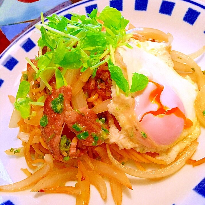 ラム肉と玉ねぎのピリッと爽やかぼすこネギ塩焼きそば